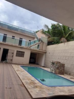 20 pessoas 6 suites Mongagua